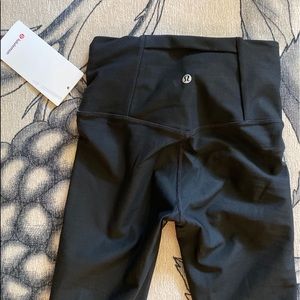 NWT LuLulemon mapped out HR tight 28” size 4